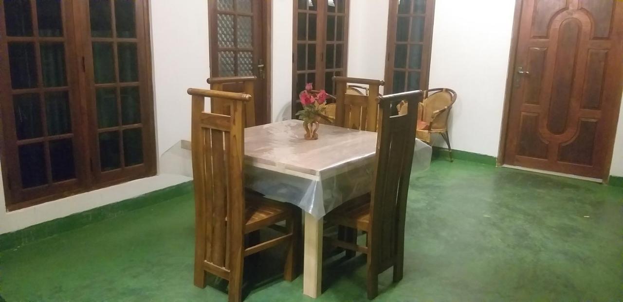 Mature Home Ella Ngoại thất bức ảnh