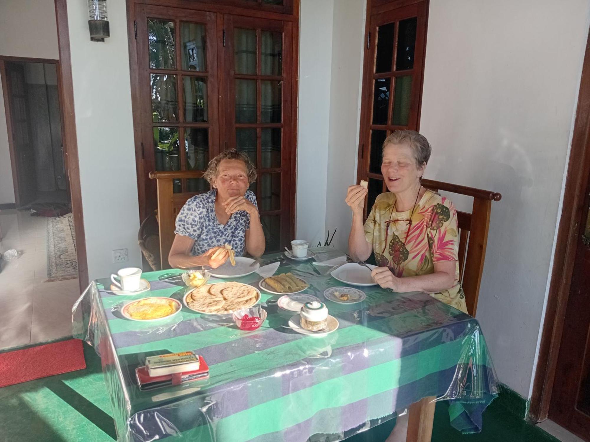 Mature Home Ella Ngoại thất bức ảnh